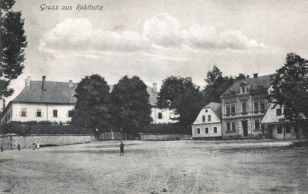 zamek_1907_03_web_zdola_namesti